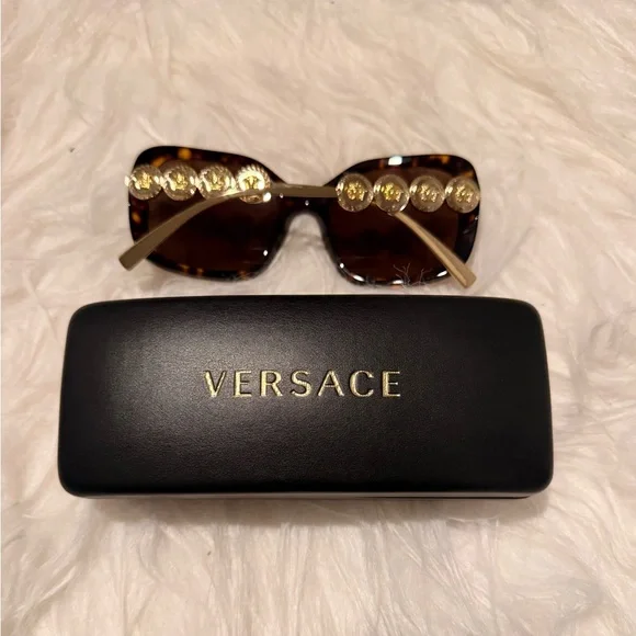 Versace Black Box with Gold Logo - Picture 3 of 4